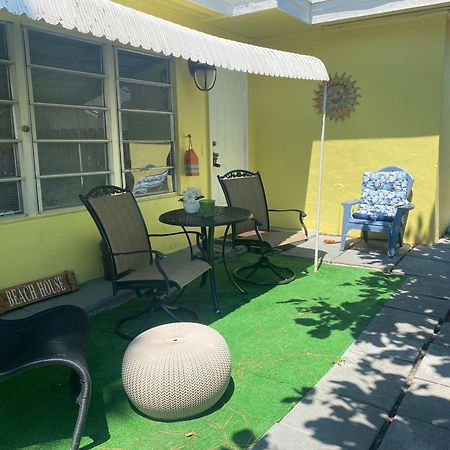 Cozy Retreat: 3-Bedroom House & Cottage with Outdoor Oasis Lake Worth Beach Exterior photo